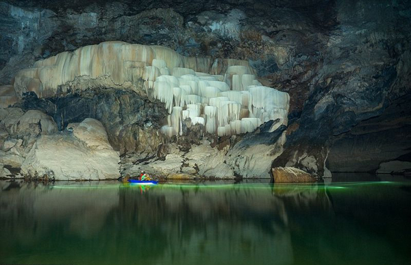 Chèo thuyền kayak, khám phá động thực vật, dạo bộ trong hang,&là những trải nghiệm không thể bỏ lỡ.