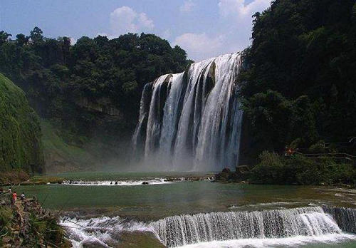 1411033709-thac-nuoc-2 Bản Giốc vào top 10 thác nước hùng vĩ nhất thế giới - 2