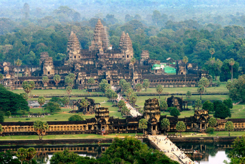le-bich-2999-1423470974-5 Khu quần thể Angkor Wat soi luôn hấp dẫn du khách khắp nơi trên thế giới. Ảnh: wikipedia